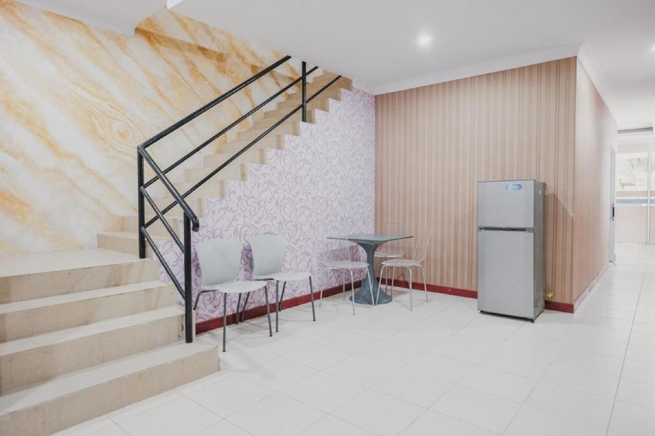 מלון Jodoh  Reddoorz Near Nagoya Hill Batam 4 מראה חיצוני תמונה