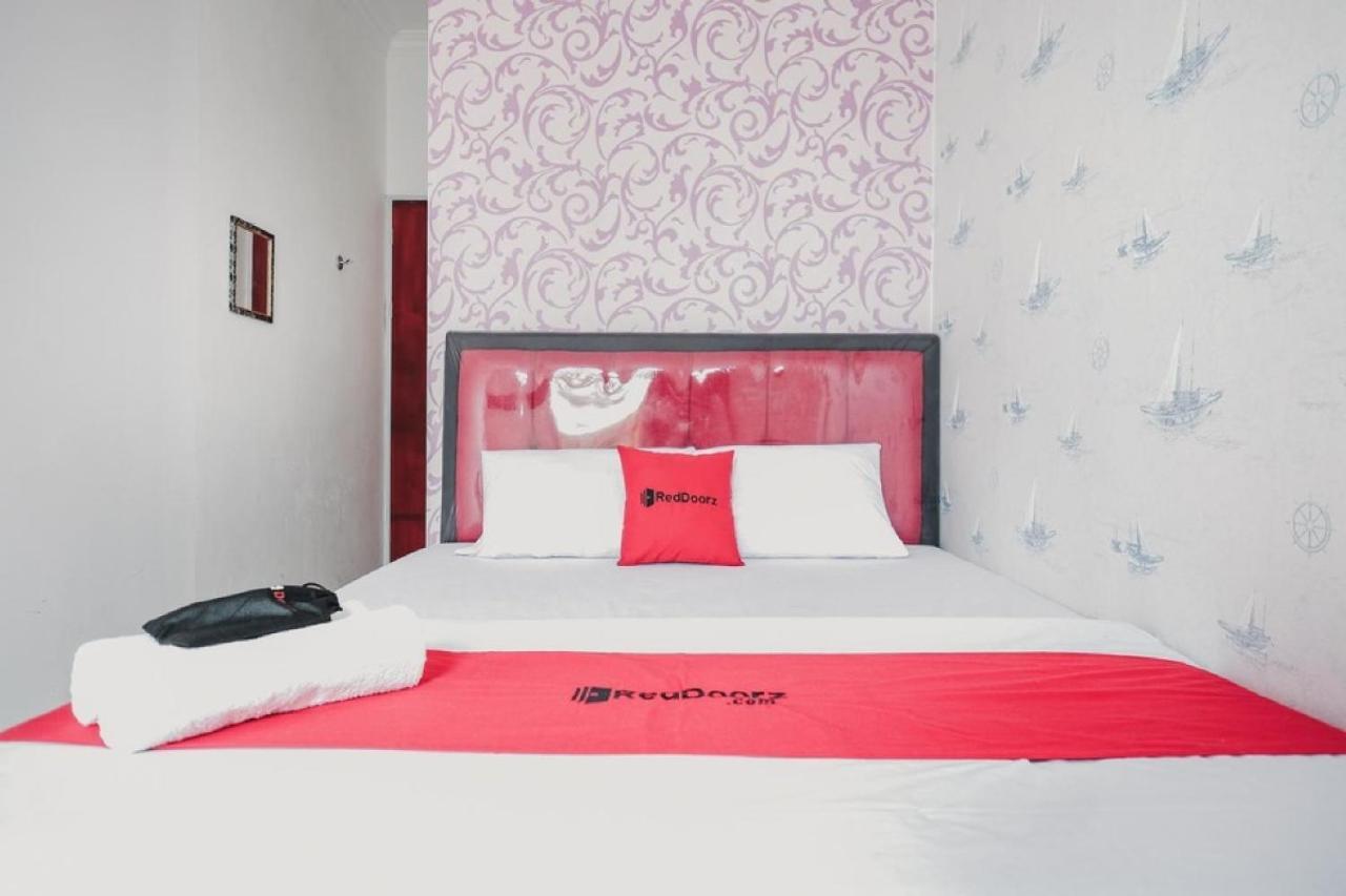 מלון Jodoh  Reddoorz Near Nagoya Hill Batam 4 מראה חיצוני תמונה