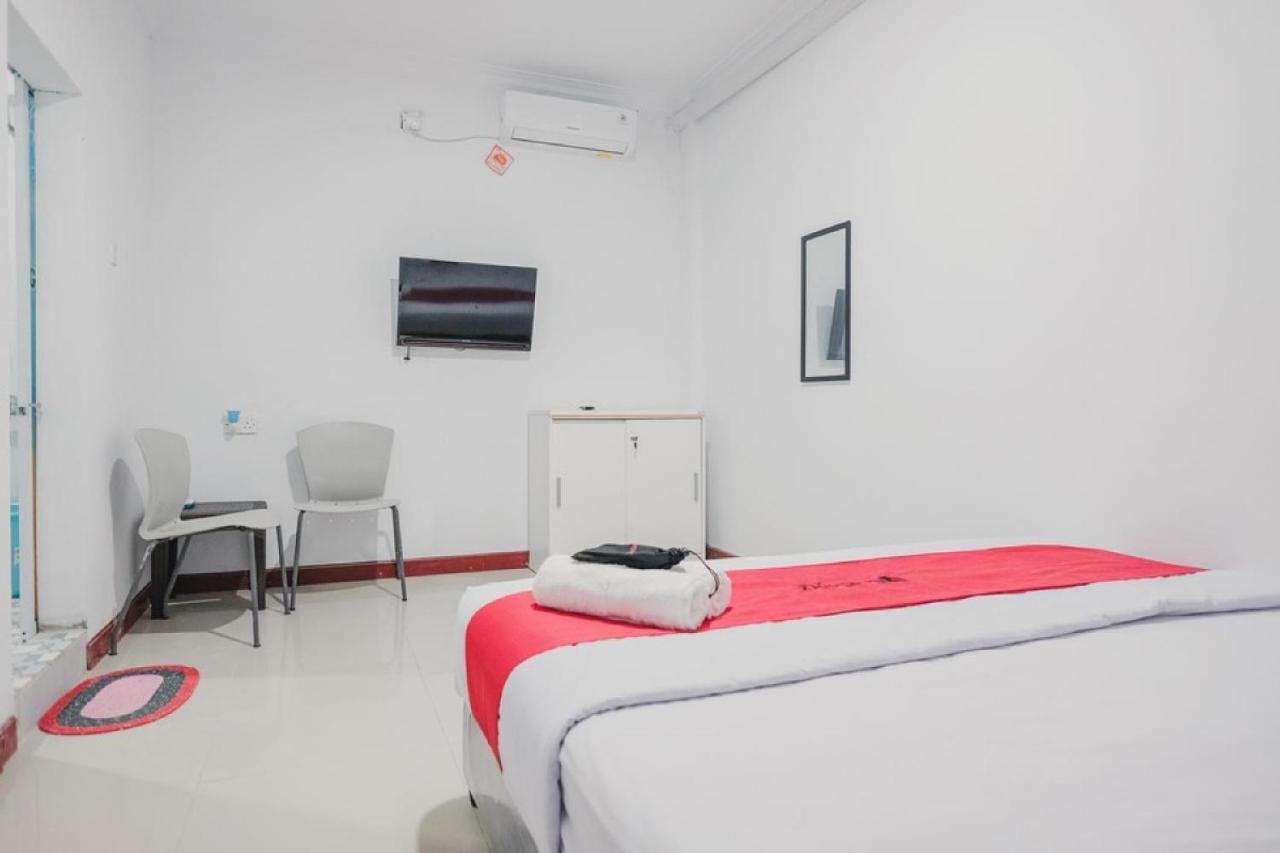 מלון Jodoh  Reddoorz Near Nagoya Hill Batam 4 מראה חיצוני תמונה