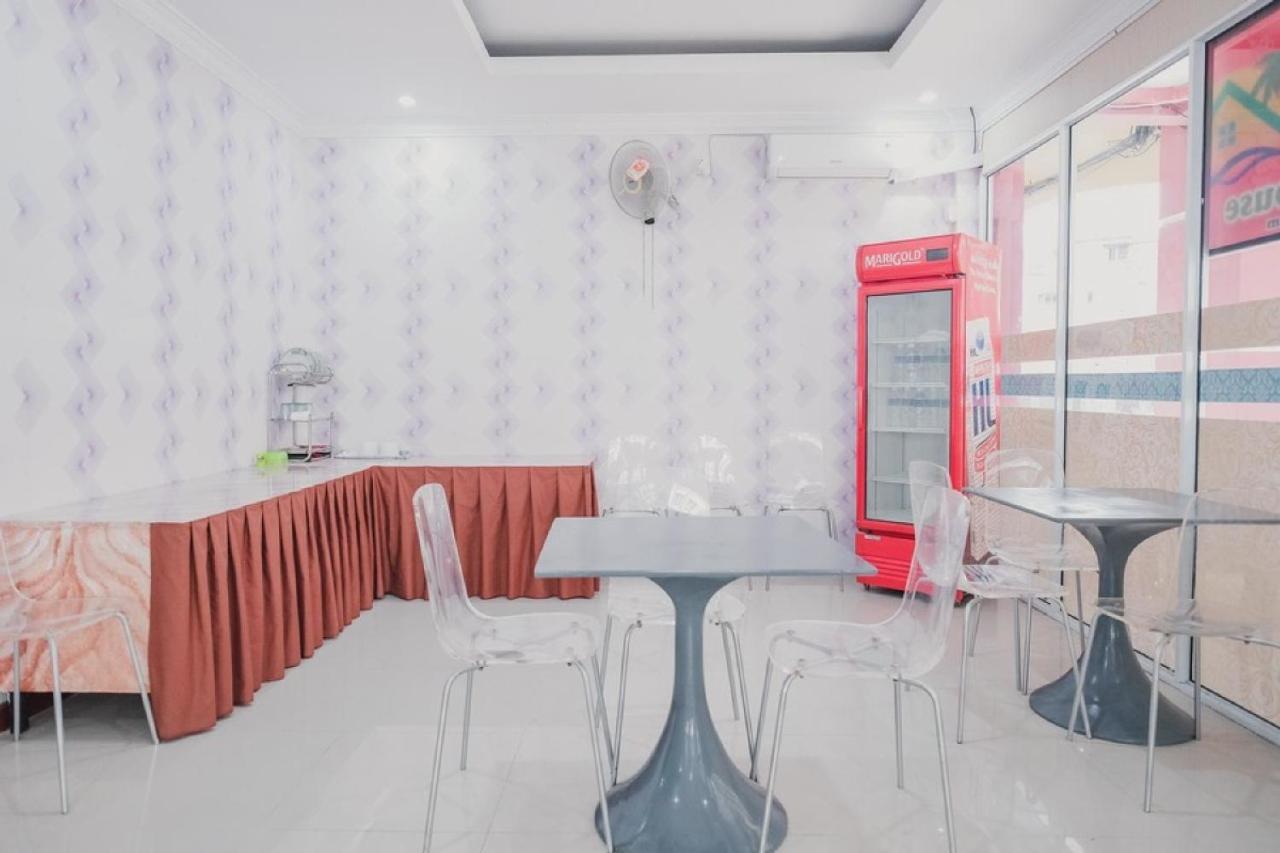 מלון Jodoh  Reddoorz Near Nagoya Hill Batam 4 מראה חיצוני תמונה