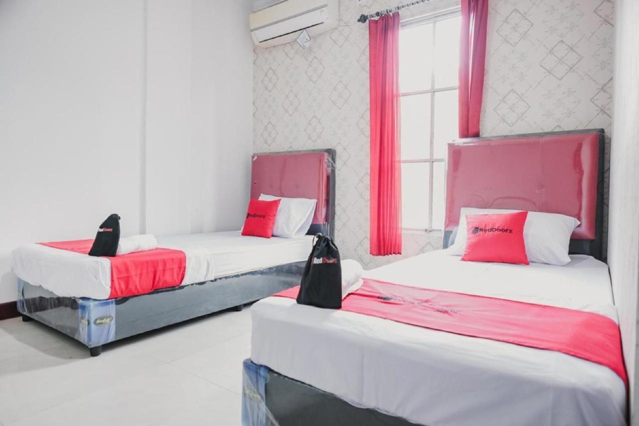 מלון Jodoh  Reddoorz Near Nagoya Hill Batam 4 מראה חיצוני תמונה