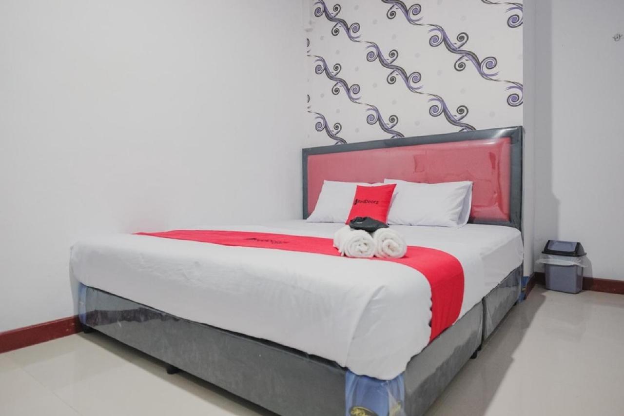 מלון Jodoh  Reddoorz Near Nagoya Hill Batam 4 מראה חיצוני תמונה